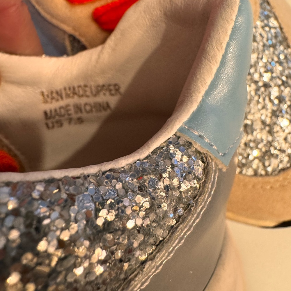 Sneakers - Picture 4 of 6